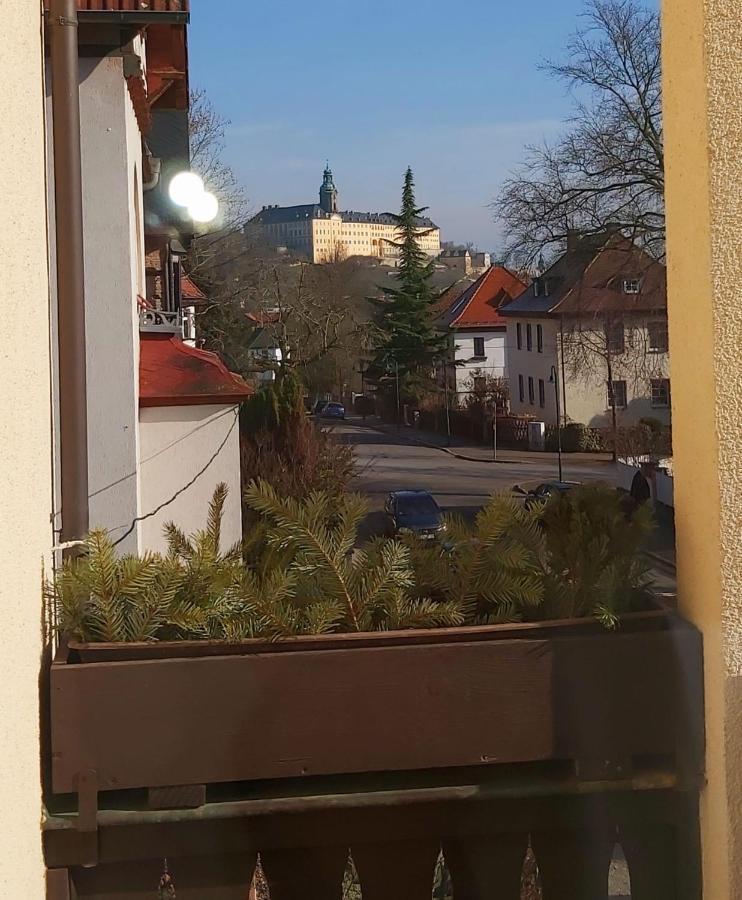 Schoene Altbauwohnung Mit Grosser Sonnenterrasse Рудольштадт Экстерьер фото